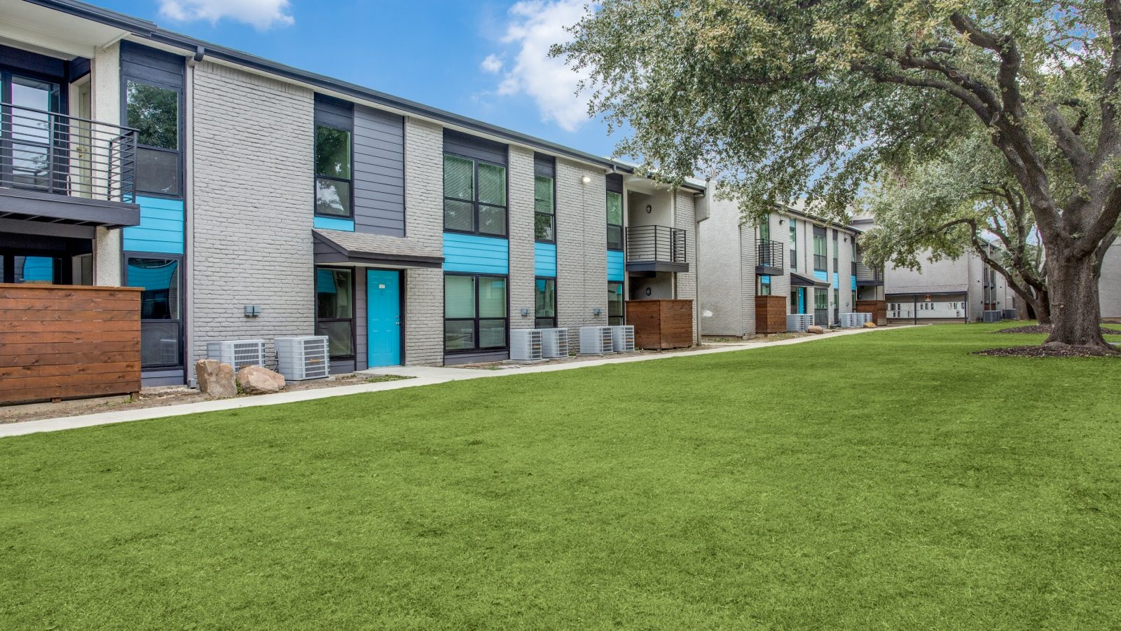 The Sophia and Loren Affordable Apartments in Dallas, TX